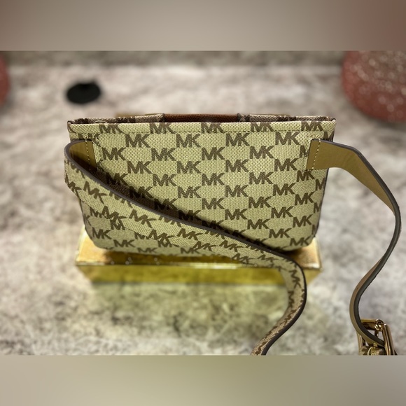 Brand NWT MK Belt Bag - Picture 14 of 16